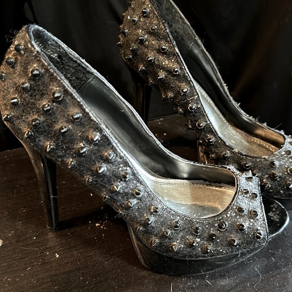 Closet clean out!! - Picture 1 of 8